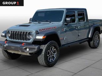 Used 2024 Jeep Gladiator Mojave w/ Technology Group AWD/4WD video 1