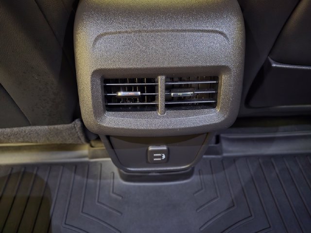 Used 2023 GMC Terrain SLT AWD/4WD image 29