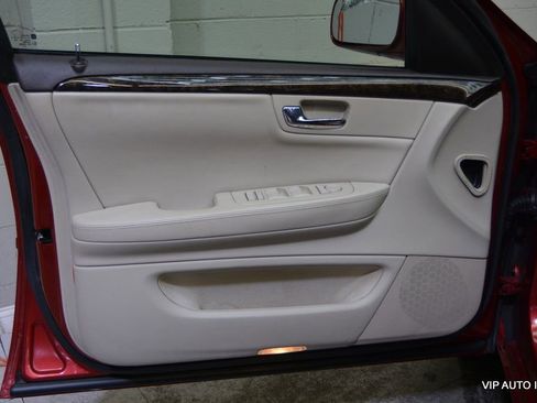 Used 2010 Cadillac DTS image 7