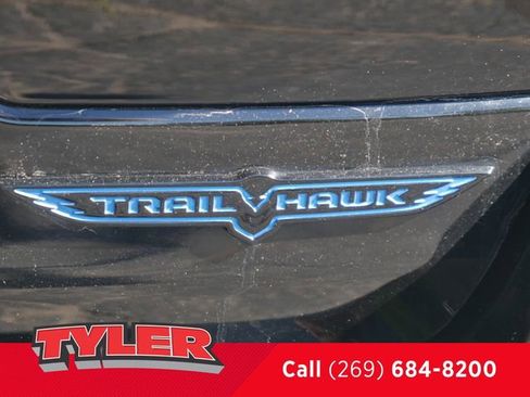 Used 2022 Jeep Grand Cherokee Trailhawk AWD/4WD image 15