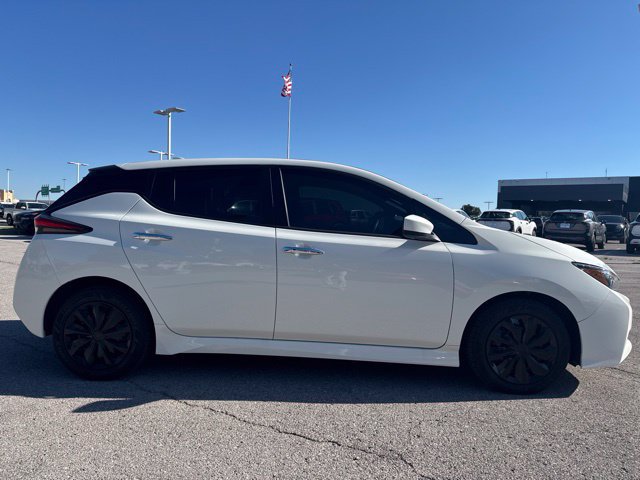 Used 2025 Nissan Leaf S FWD image 4