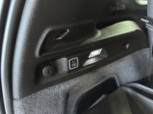 Used 2022 Jeep Grand Cherokee L Overland w/ Advanced Protech Group III image 19