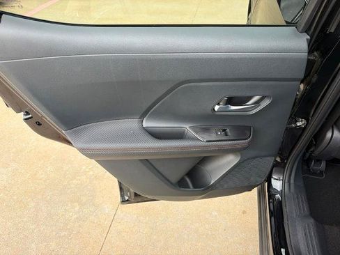 Certified 2025 Nissan Kicks SR AWD/4WD image 17