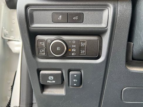 Used 2024 Ford Expedition Platinum AWD/4WD image 23