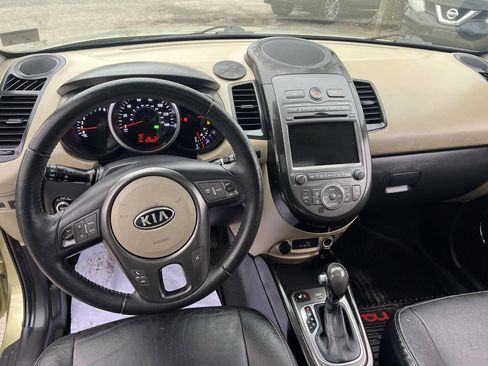 Used 2012 Kia Soul ! w/ Premium Pkg image 14