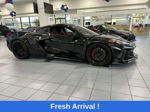 Used 2025 Chevrolet Corvette Z06 w/ Stealth Interior Trim Package RWD image 15