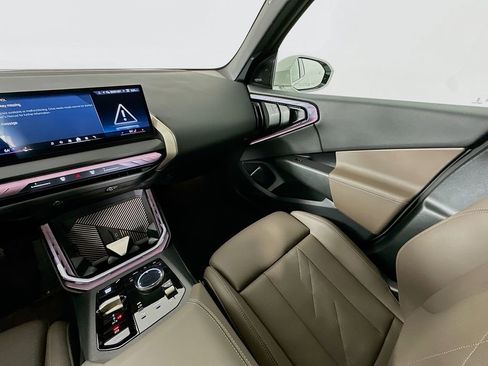 Used 2025 BMW X3 xDrive30i w/ Premium Package image 31