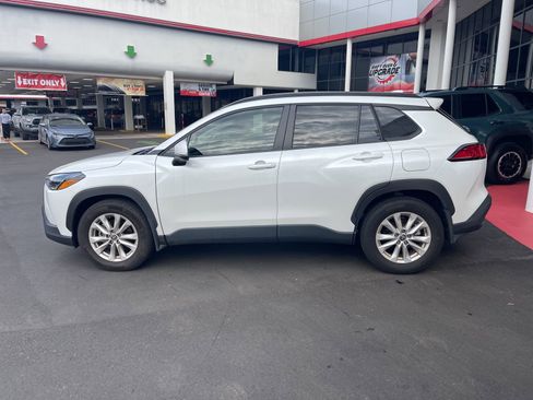 Used 2023 Toyota Corolla Cross LE image 1