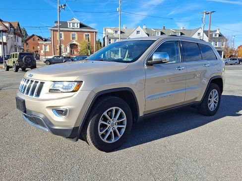 Used 2014 Jeep Grand Cherokee Limited w/ Luxury Group II image 3