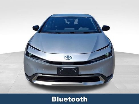 Used 2025 Toyota Prius Plug-In Hybrid FWD image 2