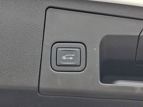 Certified 2024 Cadillac XT4 Premium Luxury w/ Technology Package AWD/4WD image 29