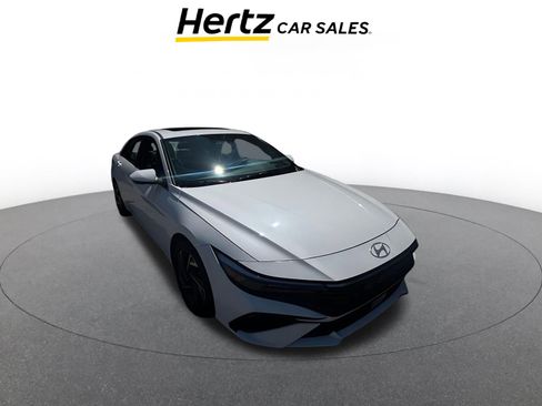 Used 2025 Hyundai Elantra SEL FWD image 1