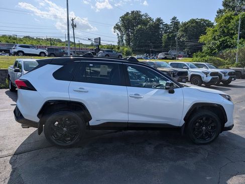 Used 2023 Toyota RAV4 XSE AWD/4WD image 9