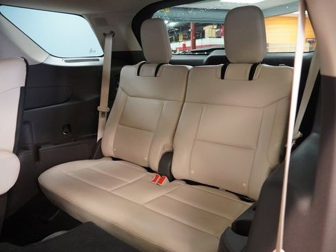 Used 2020 Ford Explorer Platinum w/ Premium Technology Package image 28