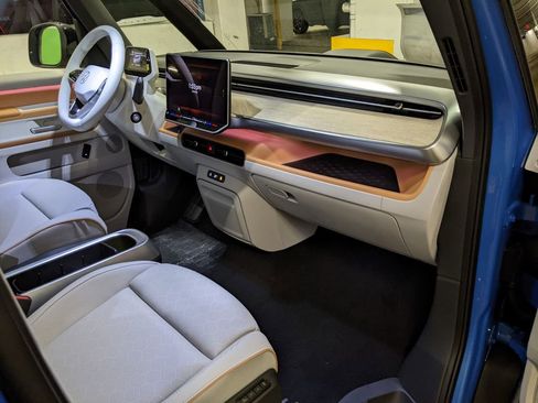 New 2025 Volkswagen ID. Buzz Pro S Plus image 21