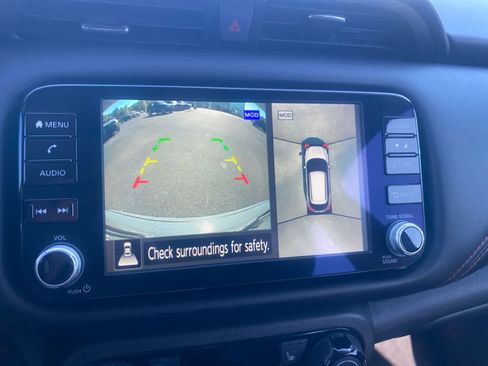 Used 2024 Nissan Kicks SR w/ SR Premium Package FWD image 18