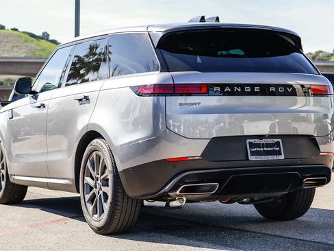 Certified 2025 Land Rover Range Rover Sport SE image 6