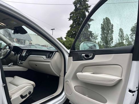 Used 2023 Volvo XC60 B6 Ultimate w/ Protection Package Premier AWD/4WD image 11