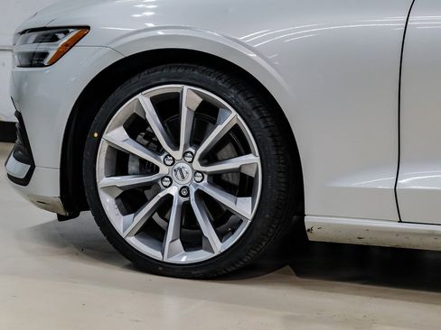Used 2019 Volvo S60 T5 Momentum w/ Premium Package image 58