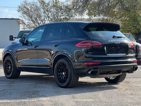 Used 2017 Porsche Cayenne Platinum Edition image 4