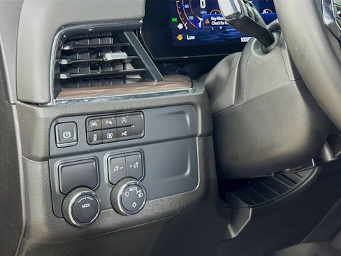 Used 2025 Chevrolet Tahoe LS image 10