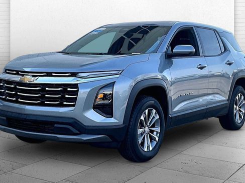 Used 2025 Chevrolet Equinox LT AWD/4WD image 12