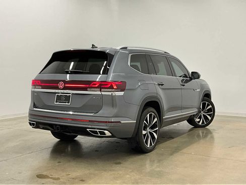 Used 2024 Volkswagen Atlas SEL Premium R-Line image 6