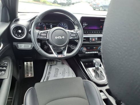 Used 2025 Kia Sorento S AWD/4WD image 4