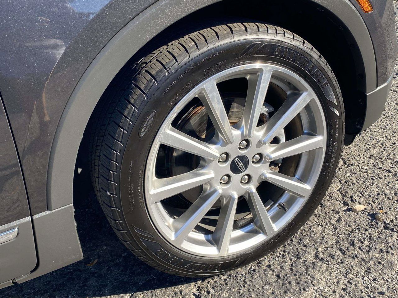 Used 2019 Lincoln MKC Reserve FWD image 11