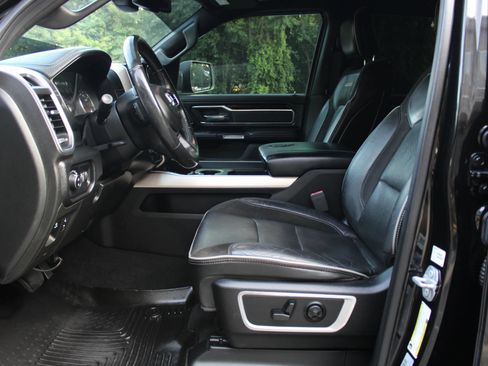 Used 2019 RAM 1500 Laramie AWD/4WD image 17