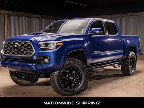 Used 2022 Toyota Tacoma TRD Sport w/ TRD Premium Sport Package AWD/4WD image 4