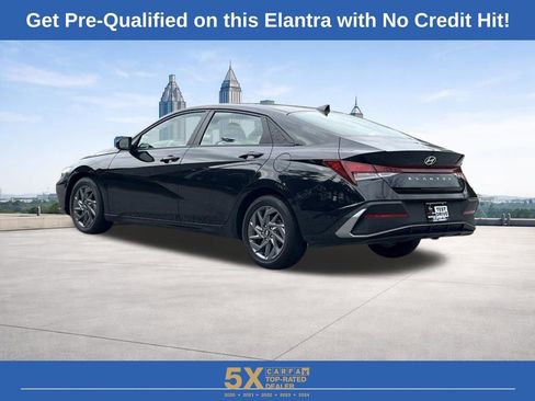 Used 2024 Hyundai Elantra SEL image 22