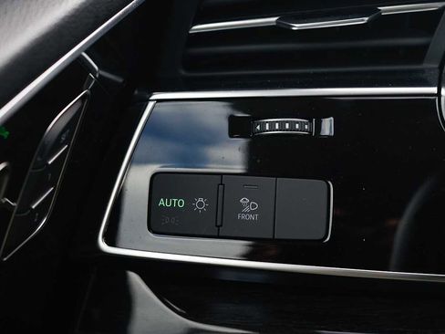 Used 2023 Audi Q8 Premium Plus w/ Premium Plus Package image 29