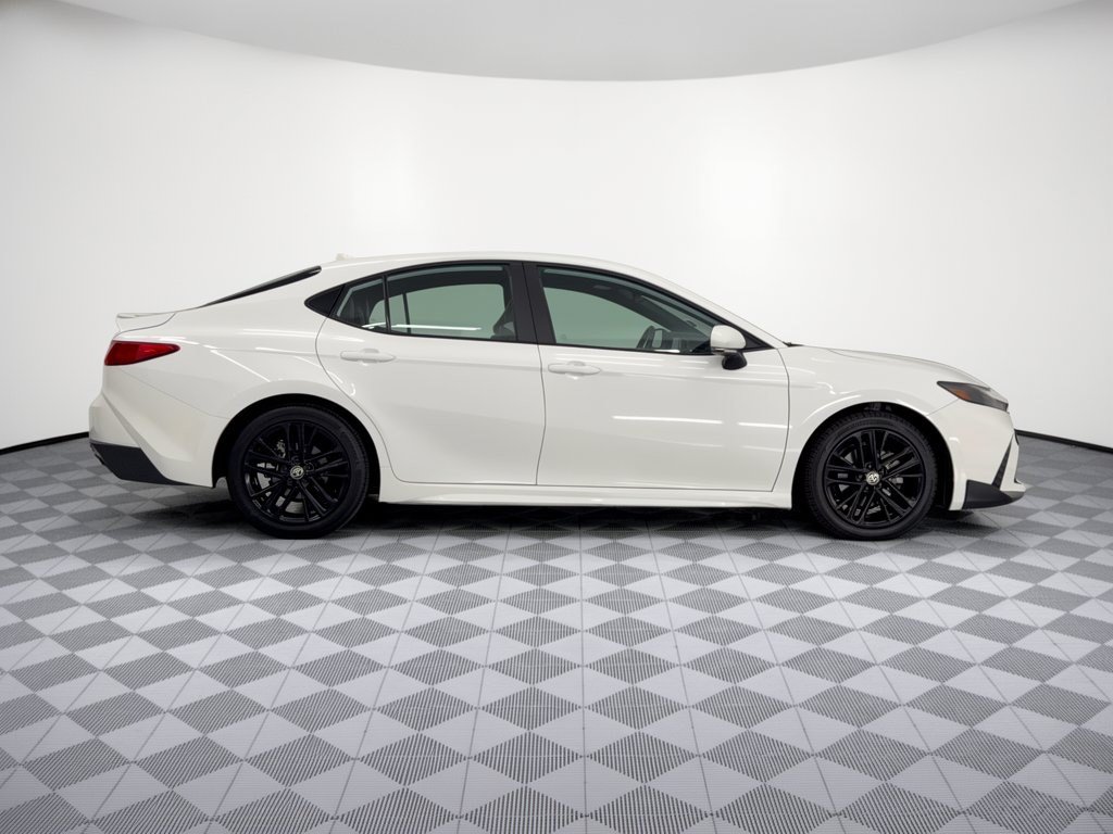 Used 2025 Toyota Camry SE FWD image 8