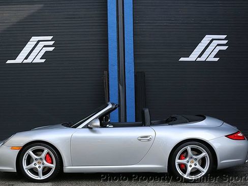 Used 2009 Porsche 911 Carrera RWD image 2