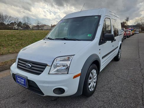 Used 2010 Ford Transit Connect XLT image 3