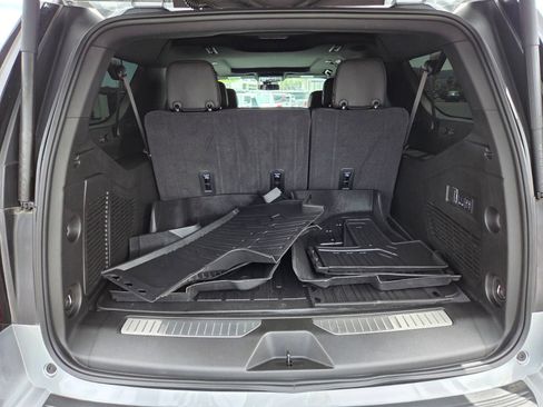 Used 2026 GMC Yukon XL AT4 w/ LPO, Floor Liner Package AWD/4WD image 15