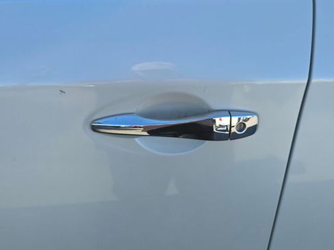 Used 2015 Nissan Pathfinder SL w/ SL Premium Package image 10