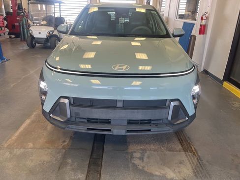 Used 2024 Hyundai Kona SE image 11