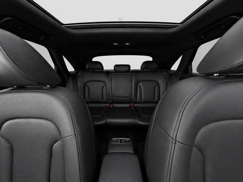 Used 2018 Audi Q3 2.0T Premium Plus w/ Premium Plus Package AWD/4WD image 24