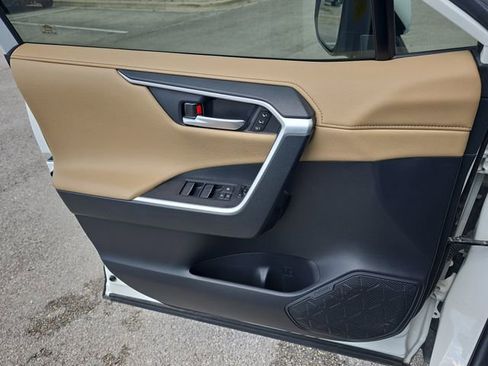 Used 2019 Toyota RAV4 Limited w/ Advanced Technology Package FWD image 27