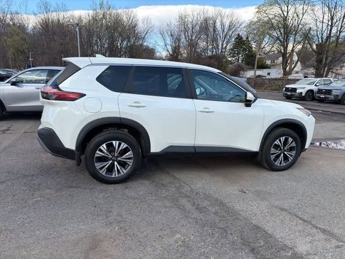 Used 2023 Nissan Rogue SV image 16