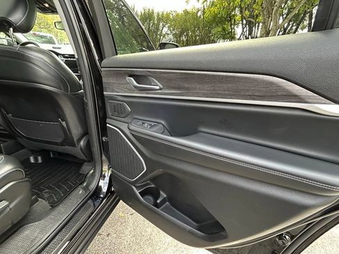 Certified 2021 Jeep Grand Cherokee L Limited AWD/4WD image 36