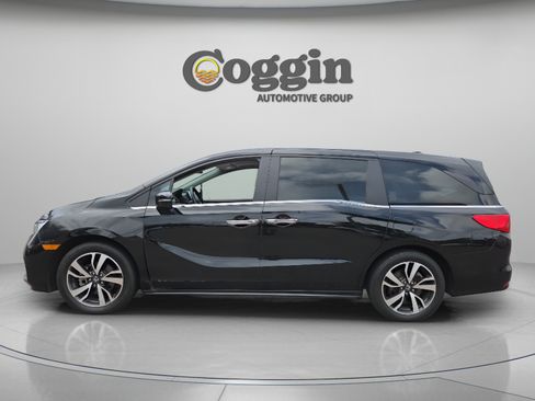 Used 2023 Honda Odyssey Touring image 2