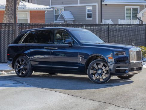 Used 2019 Rolls-Royce Cullinan Sport Utility 4D image 10