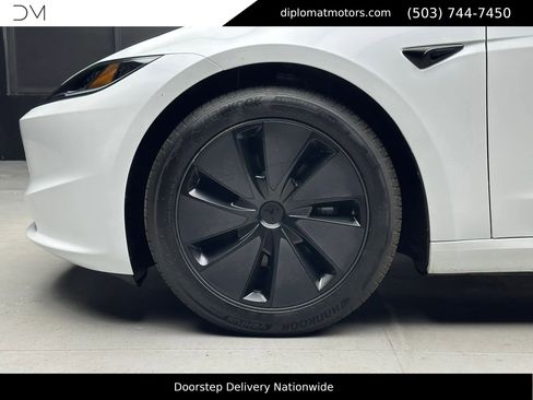 Used 2025 Tesla Model 3 Long Range image 38