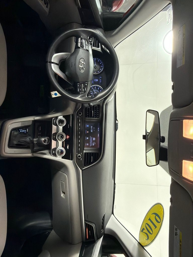 Used 2019 Hyundai Elantra SEL FWD image 19