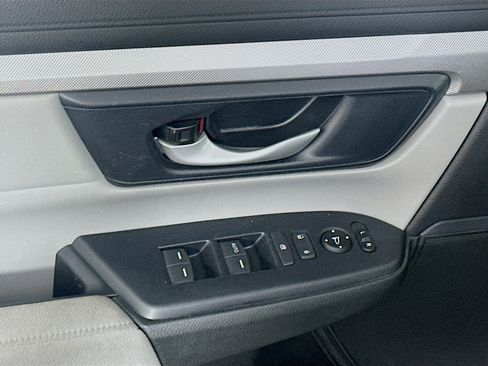 Used 2017 Honda CR-V LX image 15