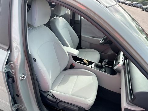 Used 2025 Hyundai Kona SEL FWD image 24