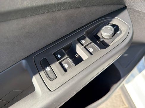 Used 2023 Volkswagen GTI SE image 13